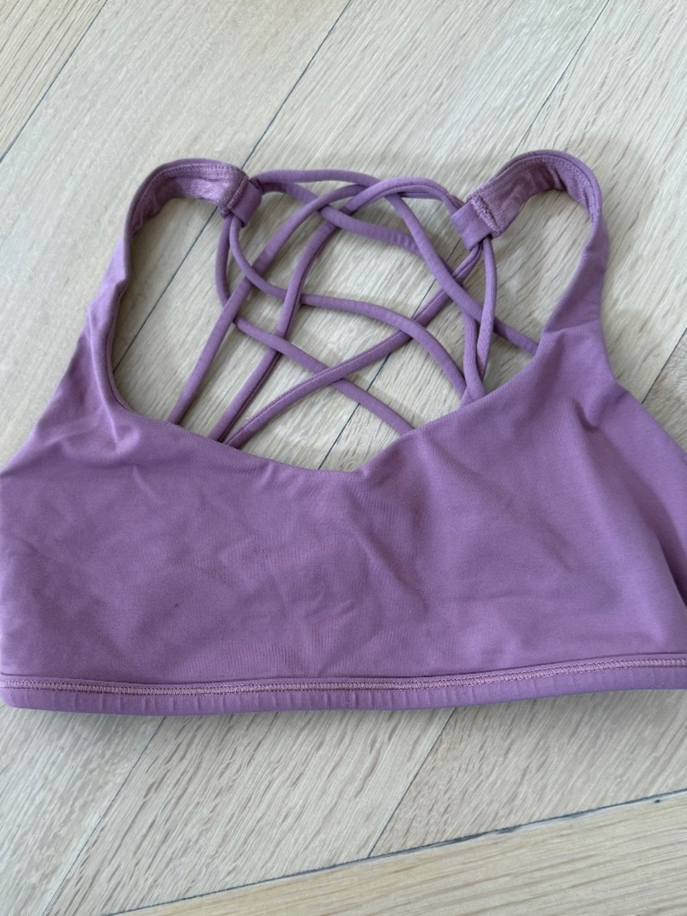 lululemon size 4 free to be wild sports bra